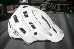 6d helmets in production avaialble now mtb mountain bikeIMG_3486
