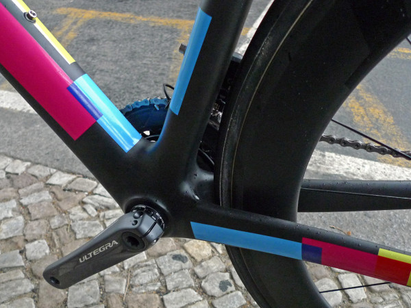 BFS_8bar-bikes-Kronprinz-V2_carbon-road-bike-team-paint-job_non-driveside-bottom-bracket