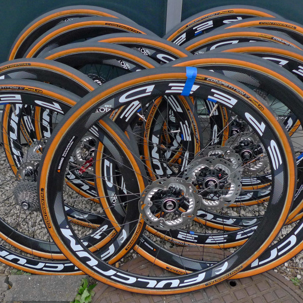Flanders-Tech_RVV_Merida_Scultura-Disc_prototype-disc-brake-road-race-bike_Lampre-Merida_Fulcrum-Speed-40T-DB-carbon-tubulars
