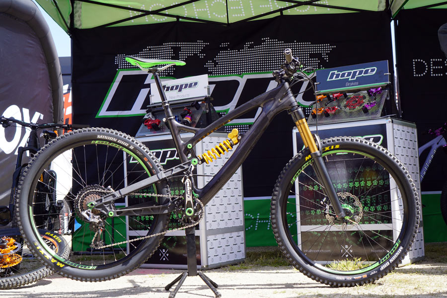 SOC16: Hope Tech’s HB.211 carbon fiber full suspension bike redefines “full custom”