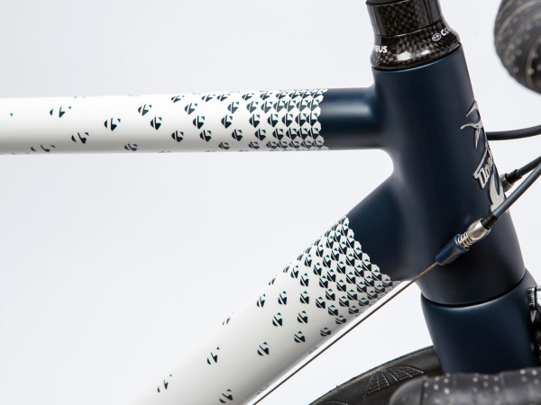 Rapha+Liberty_limited-edition-Donhou_steel-road-bike_paint-detail