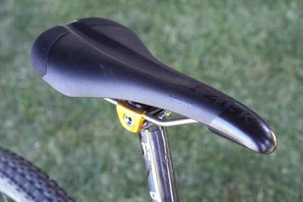 fizik-monte-mountain-bike-saddle-with-relief-channel03