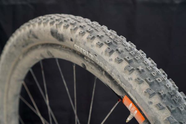 onza-svelt-xc-tubeless-race-mountain-bike-tire01