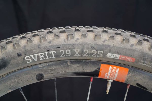 onza-svelt-xc-tubeless-race-mountain-bike-tire02