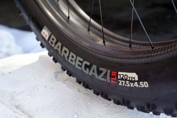 Bontrager-Barbagazi-275x45-fat-bike-tire01