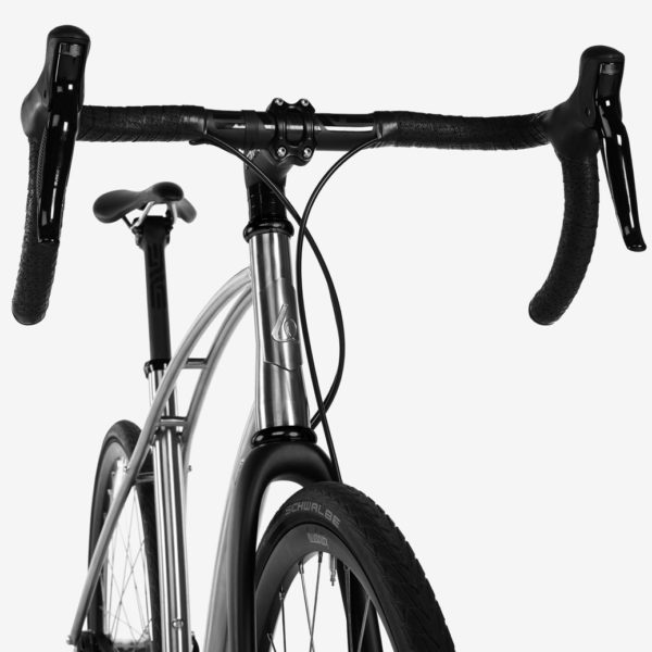 Bunditz_Model-0-Zero_belt-drive-titanium-commuter-bike_front-end