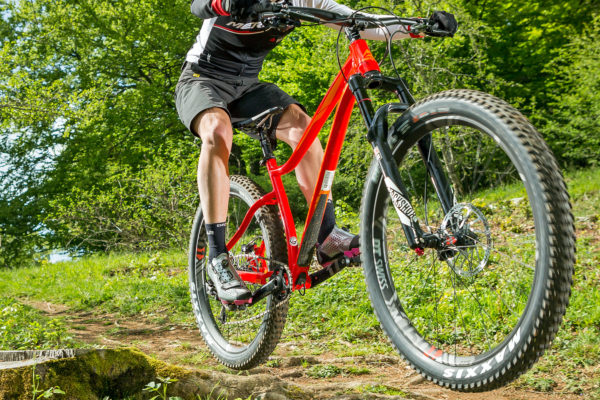 Merida_Big-Trail_cross-country-Trail-aluminum-alloy-hardtail-mountain-bike_riding