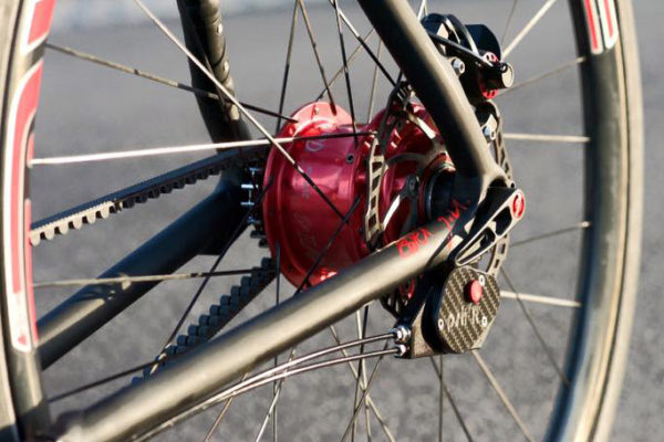 bpod_Rohloff_Acros-pshR_hydraulic-internally-geared-hub-shifting_on-bike