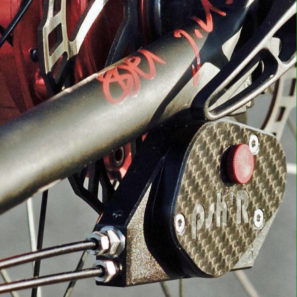 bpod_Rohloff_Acros-pshR_hydraulic-internally-geared-hub-shifting_on-bike-detail