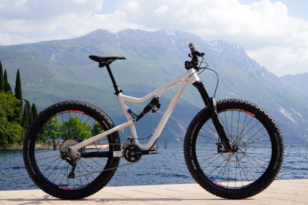 prototype-rose-root-miller-275plus-trail-mountain-bike01