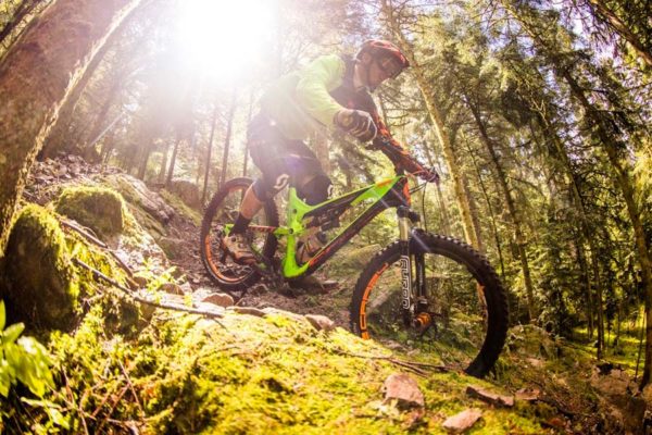 2017-SR-Suntour-Auron-Megavalanche-Edition-trail-mountain-bike-fork3