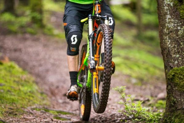 2017-SR-Suntour-Auron-Megavalanche-Edition-trail-mountain-bike-fork5