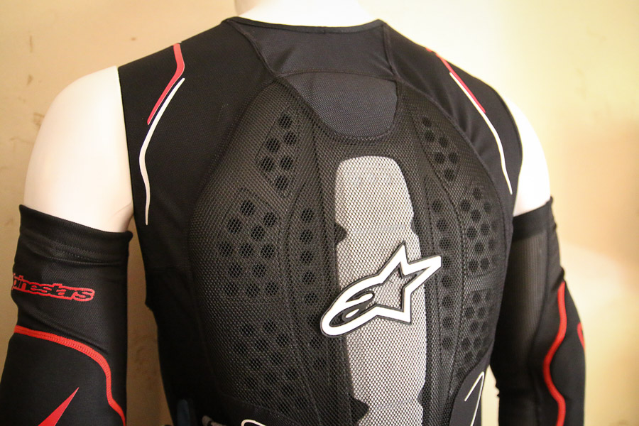 Alpine stars Evolution protection gets new vest, Zip off jacket option, New light weight pads, more