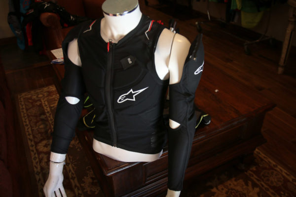 AlpineStars DH clothing zip off protective suit bib short liner kids gear-4