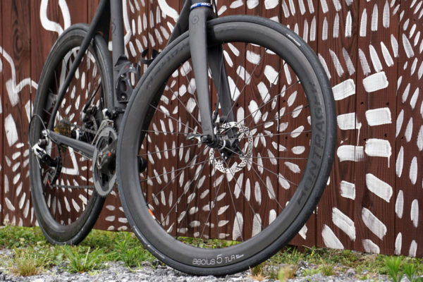 Bontrager Aeolus 5 TLR tubeless ready aero disc brake road bike carbon clincher wheels review and actual weights
