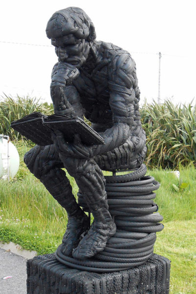 Davis_Le-Poete_recycled-tire-sculpture_03