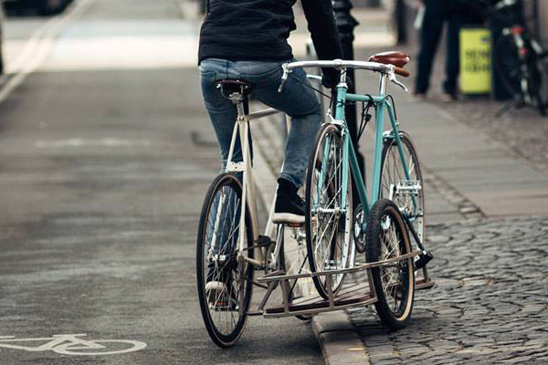 KP-Cykler_Sidecar_hauling_The-Perfect-Urban-Bike