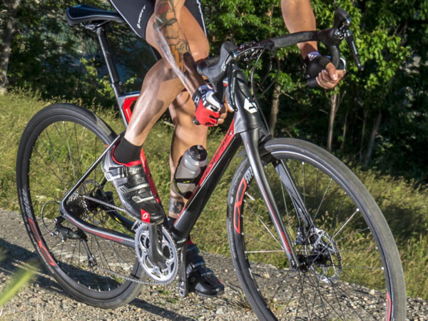 Bergamont_Grandurance_disc-brake-carbon-endurance-road-gravel-bike_riding-mini-fender