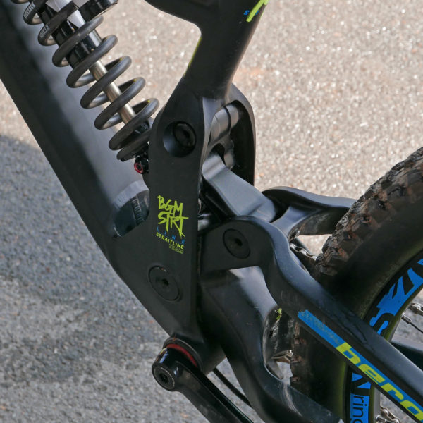 Bergamont_Straitline-Team_215mm-aluminum-DH-mountain-bike_linkage