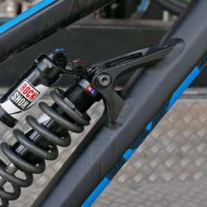 Bergamont_Straitline-Team_215mm-aluminum-DH-mountain-bike_shock-flip-chip