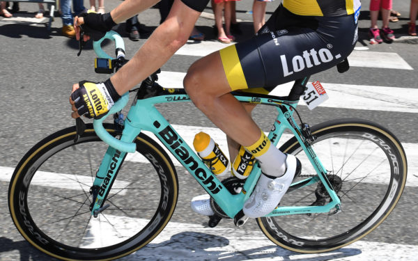 Bianchi_Oltre-XR4_Countervail-equipped_aero-road-race-bike_photo-by-Bettini-Photo_Lotto-Jumbo