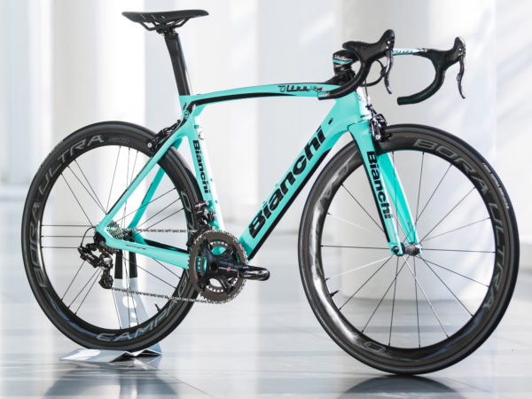 Bianchi_Oltre-XR4_Countervail-equipped_aero-road-race-bike_photo-by-Matteo-Cappe_complete