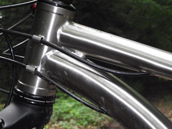 Interesting combo of external and internal cable routing. All images from Curve.