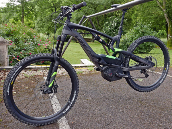 Lapierre-Overvolt-AM-700-Carbon_carbon-full-suspension-trail-e-mountain-bike_complete-rack
