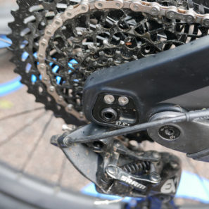 Lapierre-Overvolt-AM-Carbon_carbon-full-suspension-trail-e-mountain-bike_275+-dropout
