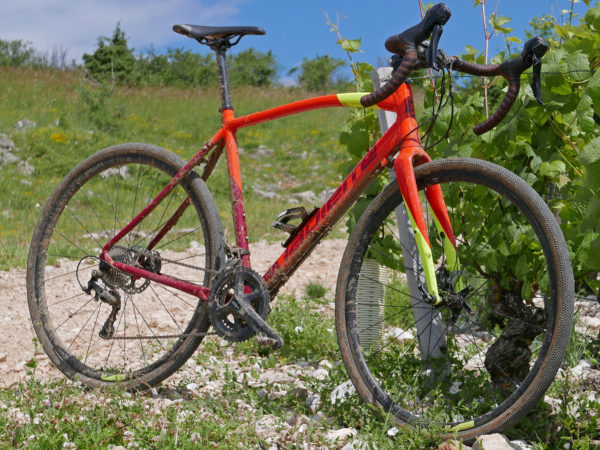Lapierre_Crosshill_aluminum-disc-brake-mixed-surface-gravel-adventure-bike_front