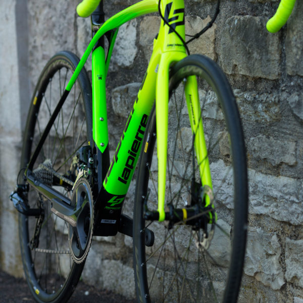 Lapierre_Xelius-SL-Disc_carbon-disc-brake-light-climbing-road-race-bike_seat-cluster