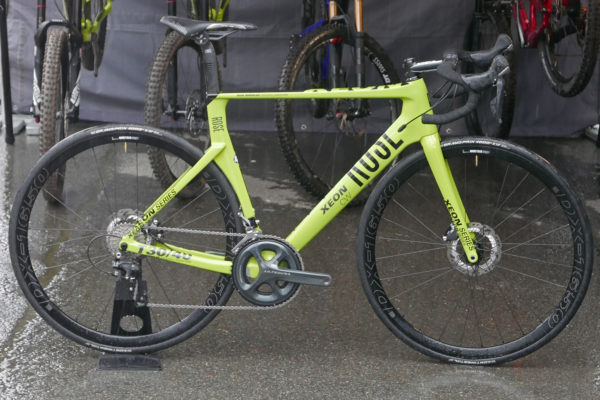 Rose_Xeon-CWX_carbon-disc-brake-aero-road-bike_driveside