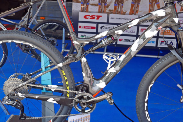 Superior-Team-XF29-Issue_carbon-29er-100mm-XC-race-full-suspension-mountain-bike_frame
