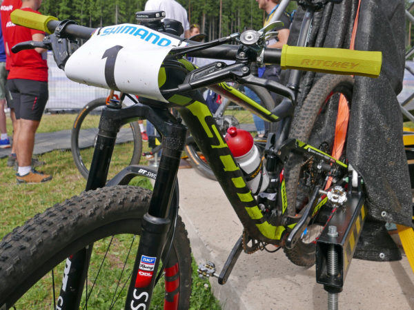 XCO_Mountain-Bike_World-Championship_Nove-Mesto_elite-mens-winner_Nino-Schurter_Scott-Spark-RC-900-WC_number-plate