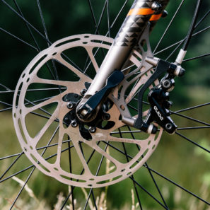 Bombtrack-bikes_Beyond-Plus_steel-rigid-hardtail-27-5+_adventure-trail-mountain-bike_front-brake_photo-by-Jason-Sellers