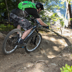 Osprey Viper 9 hydration pack, action shot