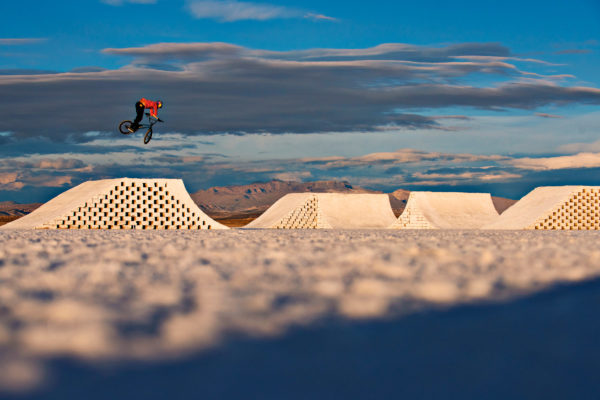 Red-Bull_Daniel-Dhers_Bolivian-Salt-Park-BMX-ramps_photo-by-Camilo-Quiroga_08