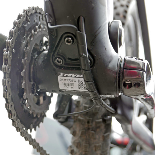 Stevens_Jura-Carbon-Team_120mm-full-suspension-carbon-marathon-cross-country-race-mountain-bike_BB-battery-box