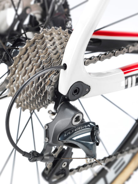 Stevens_Super-Prestige-Disc_light-stiff-carbon-CX-cyclocross-race-bike_thru-axle