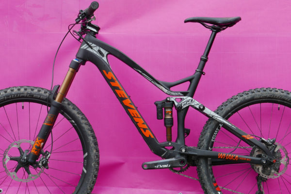 Stevens_Whaka-Carbon-Max_150mm-full-suspension-carbon-27-5-enduro-mountain-bike_non-driveside
