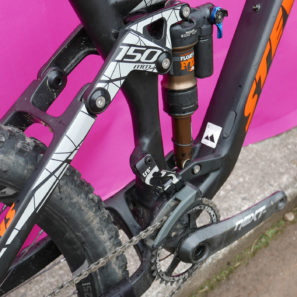 Stevens_Whaka-Carbon-Max_150mm-full-suspension-carbon-27-5-enduro-mountain-bike_rocker-detail