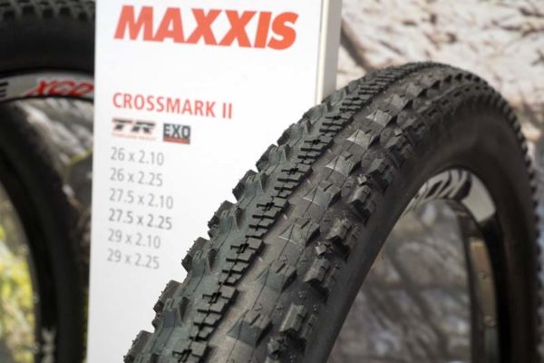 2017-maxxis-crossmark-ii-mountain-bike-tire01