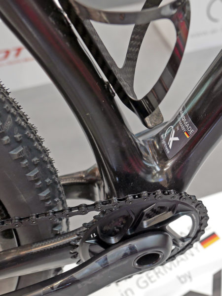 ax-lightness_vial-evo-xc_ultralight-carbon-29er-hardtail-mountain-bike_bottom-bracket