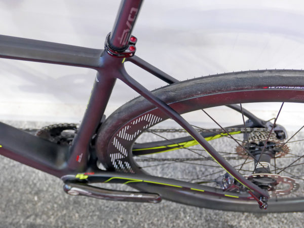bh_ultralight-evo-disc_lightweight-carbon-disc-brake-wide-tire-road-race-bike_rear-clearance