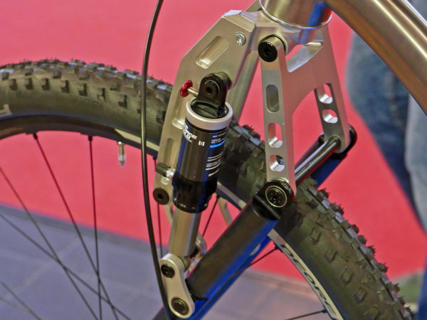 German-A_Kilo-X-link_100mm-linkage-cross-country-suspension-fork_shock-detail