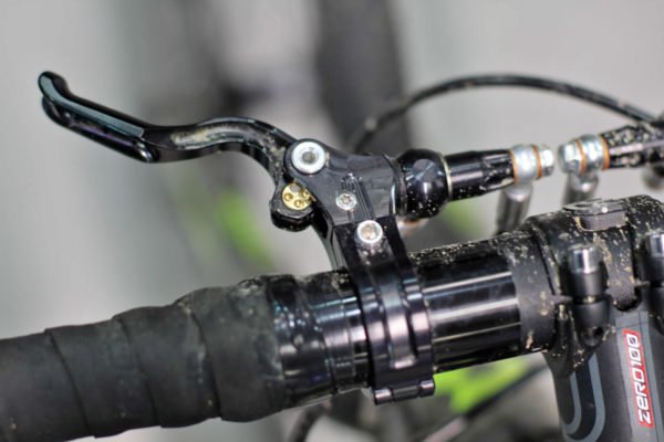 hope_hydraulic-crosstop-brake-levers_3-peaks-prototype-oldham_secondary-inline-bar-top-brake-levers_lever-detail