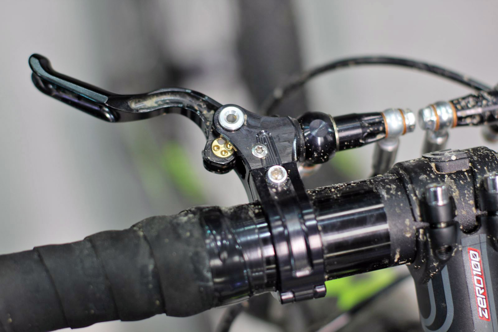 Featured image for the article Hope crafts custom prototype Hydraulic Crosstop levers for 3 Peaks winner Paul Oldham