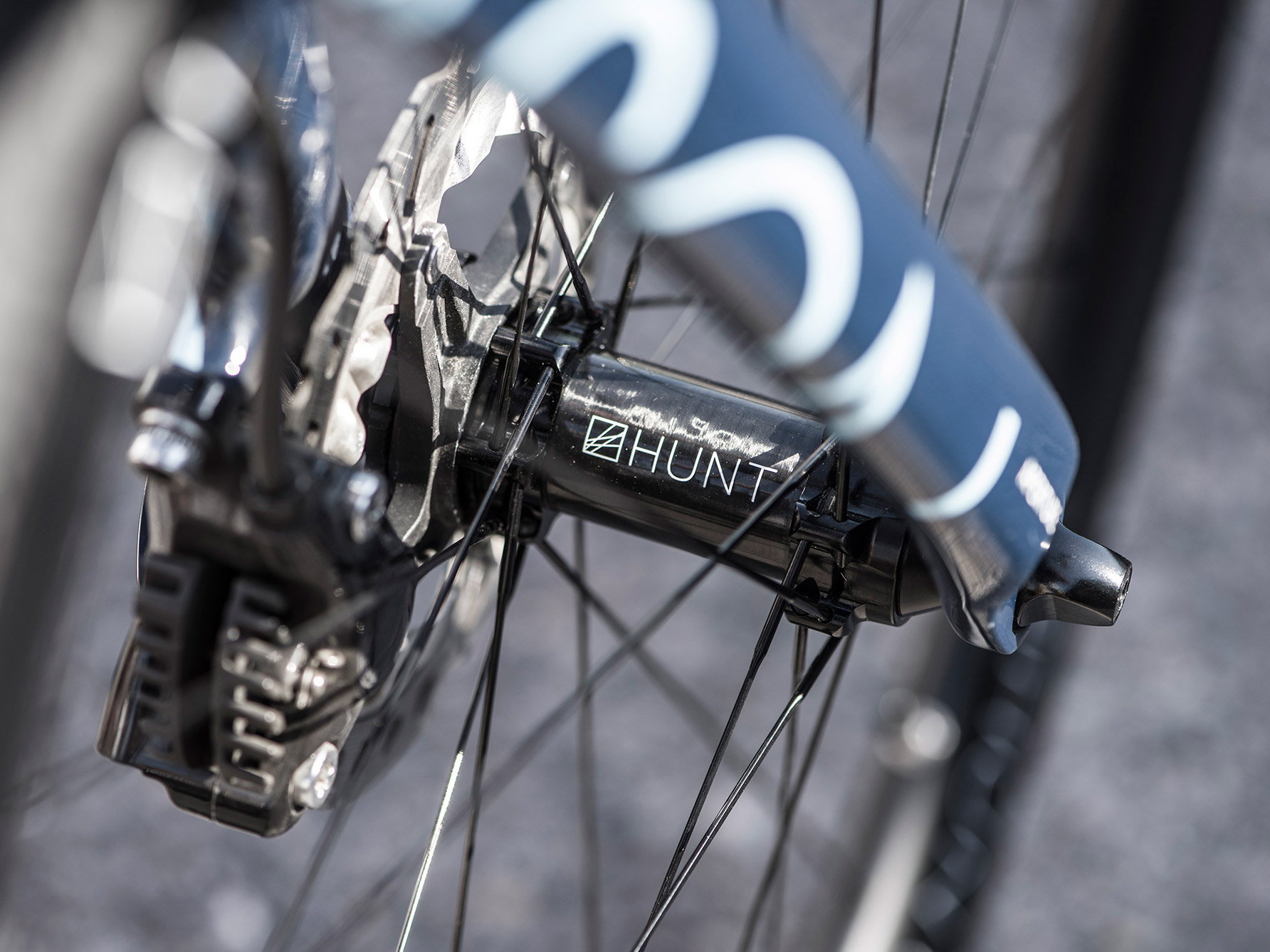 Hunt debuts 30Carbon Aero Disc, new 1338g disc brake, tubeless