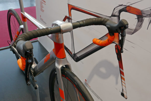 ktm-lisse_aero-carbon-road-bike-concept_prototype-front-end