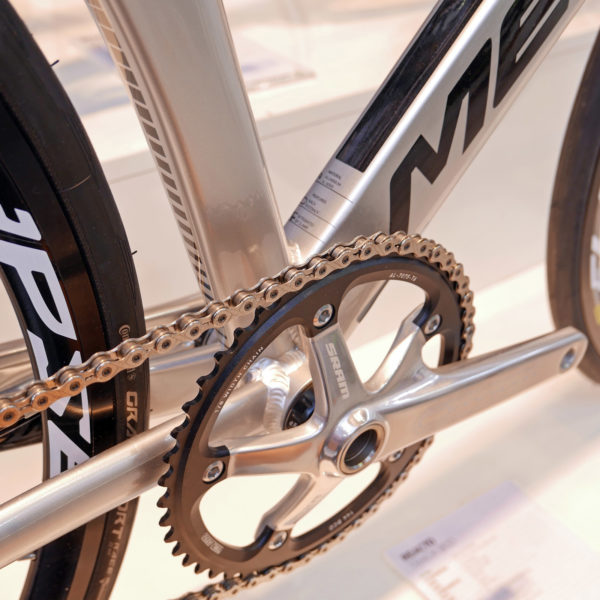 merida_reacto-track_alloy-aero-fixed-gear-track-racing-bike_bottom-bracket